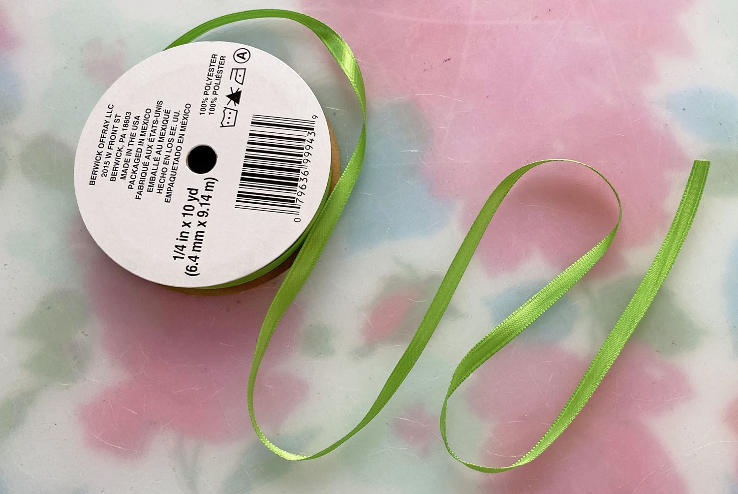 Sewing a vintage dress with ribbons on the bodice - Tasha Could Make That